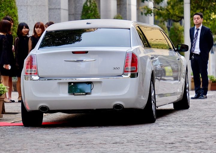 Common Mistakes When Booking a Limo